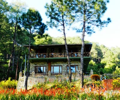 https://imgcld.yatra.com/ytimages/image/upload/t_hotel_yatra_city_desktop/v1421042865/Domestic Hotels/Hotels_Almora/Kosi Valley Retreat/KVR-1_copy.jpg